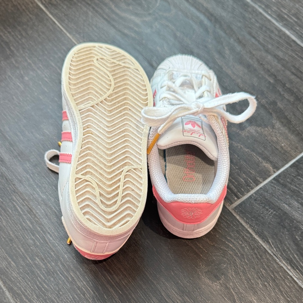 Adidas Kids Sneakers in White and Pink - Picture 3 of 3